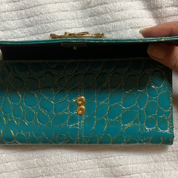 Kathy Van Zeeland blue/gold wallet nice pebble detail - Picture 6 of 12